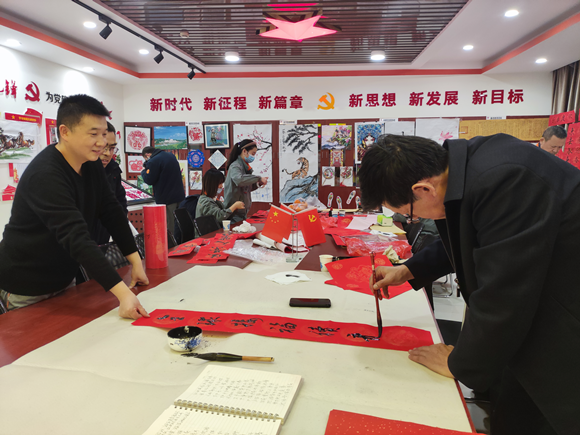 1--清水川能源公司组织开展“迎新春、写春联、送祝福”活动_副本.png